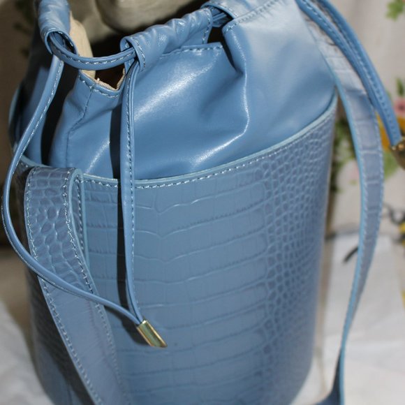 Divina Firenze Italy Bags Nwt Italy Divina Firenze Bucket Handbag